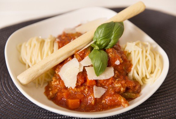 Spaghetti bolognaise (pasta and sauce)  650g