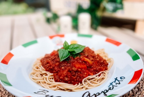 Stoemp-freshbox 2x  spaghetti bolognaise and 2x Layers of llove (vegetable lasagna)